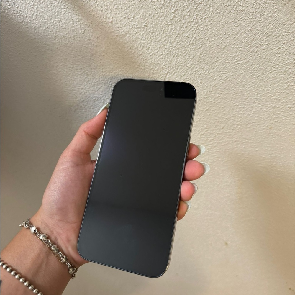 Iphone 14 Pro Max 
128gb. Original charger. Needs to be unblocked. Like NEW.